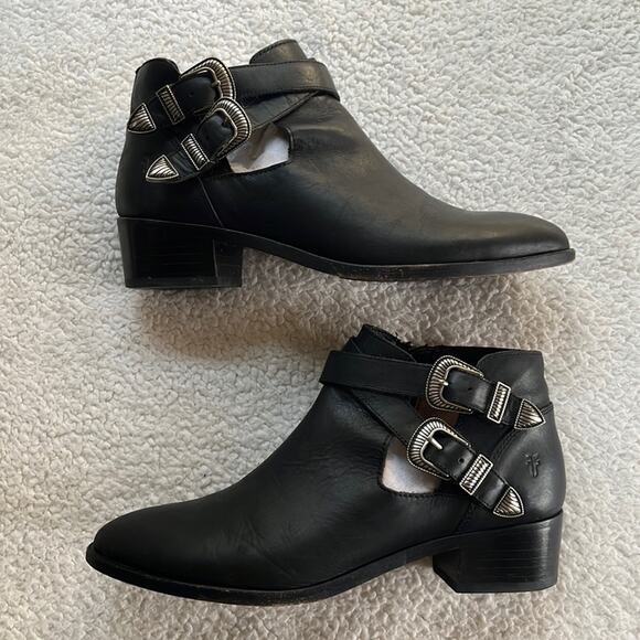 Frye Ray Western Shootie Ankle Boot Womens 7.5 Black Leather Silver Buckle Heel - Picture 1 of 11